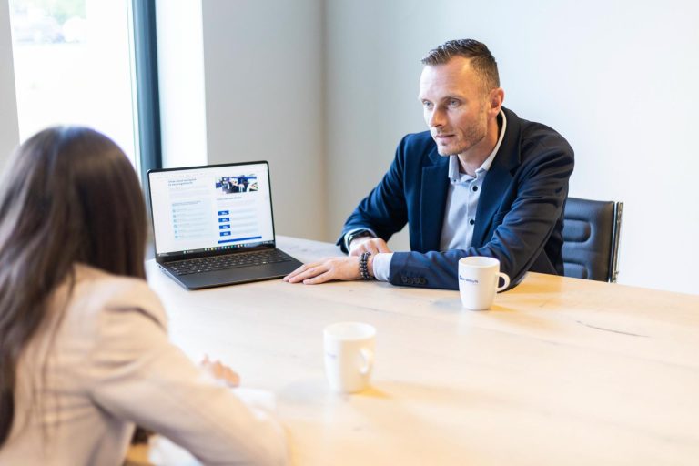 2 personen aanwijzen scherm